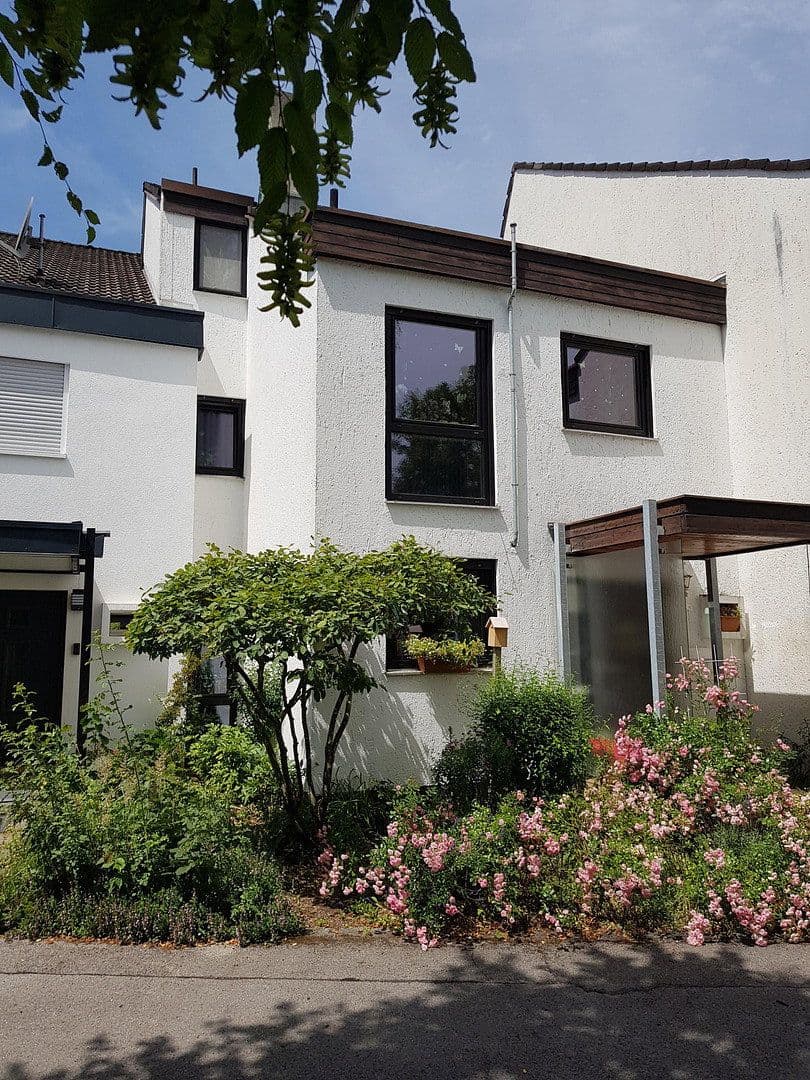 Prodej domu 127 m², pozemek 261 m², Grasbrunn, Bavorsko Prodej domu 127 m², pozemek 261 m², Grasbrunn, Bavorsko