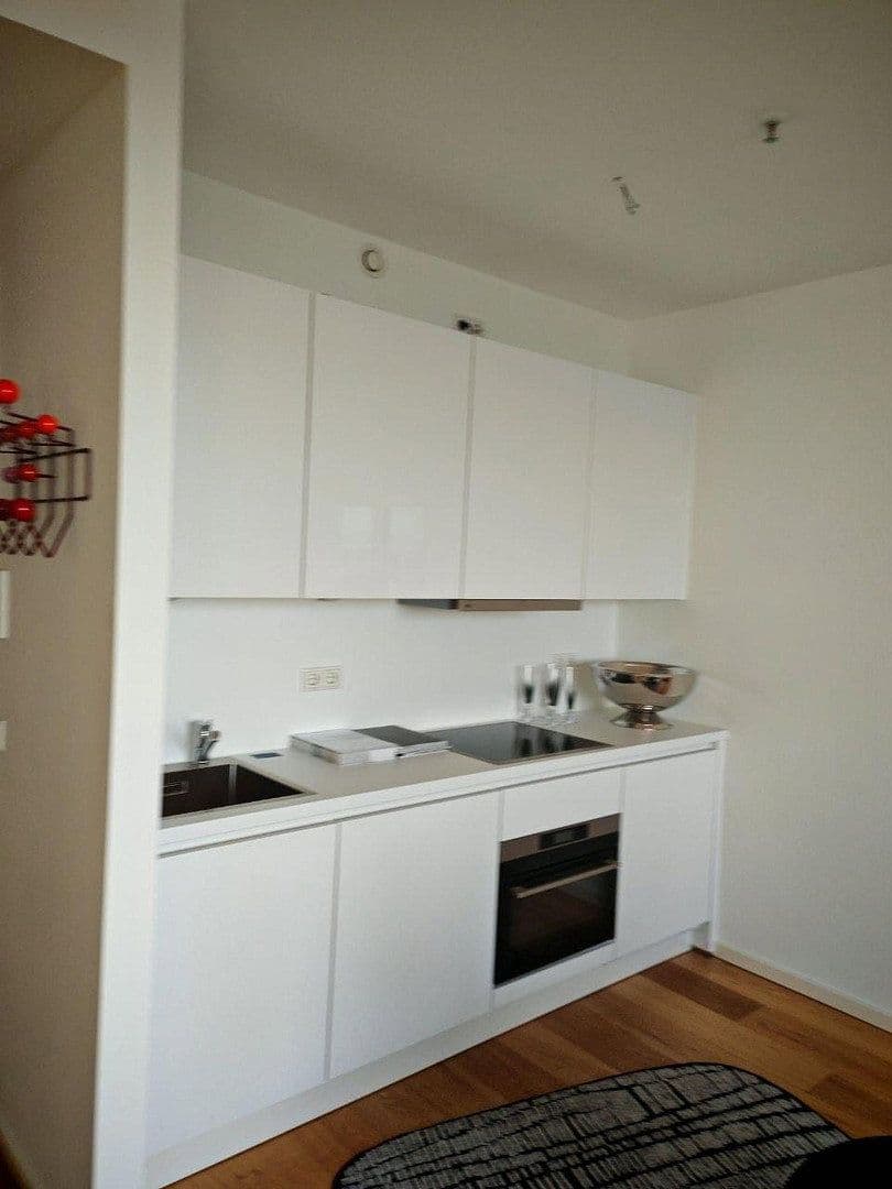 Pronájem bytu 2+1 50 m², Europa-Allee 11, Frankfurt am Main, Hessen Pronájem bytu 2+1 50 m², Europa-Allee 11, Frankfurt am Main, Hessen