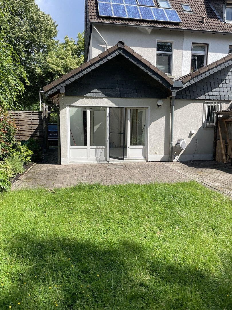 Prodej domu 120 m², pozemek 280 m², Hilden, Severní Porýní-Vestfálsko Prodej domu 120 m², pozemek 280 m², Hilden, Severní Porýní-Vestfálsko
