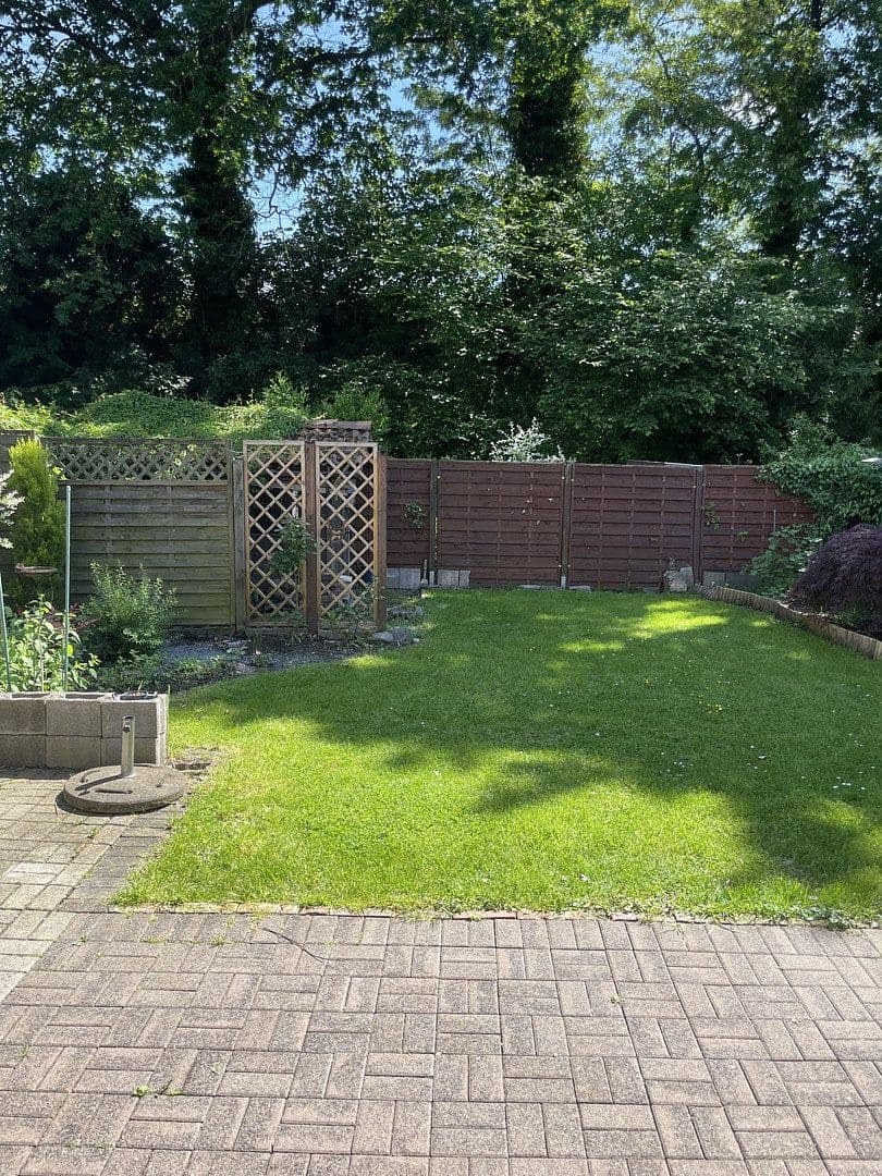 Prodej domu 120 m², pozemek 280 m², Hilden, Severní Porýní-Vestfálsko Prodej domu 120 m², pozemek 280 m², Hilden, Severní Porýní-Vestfálsko
