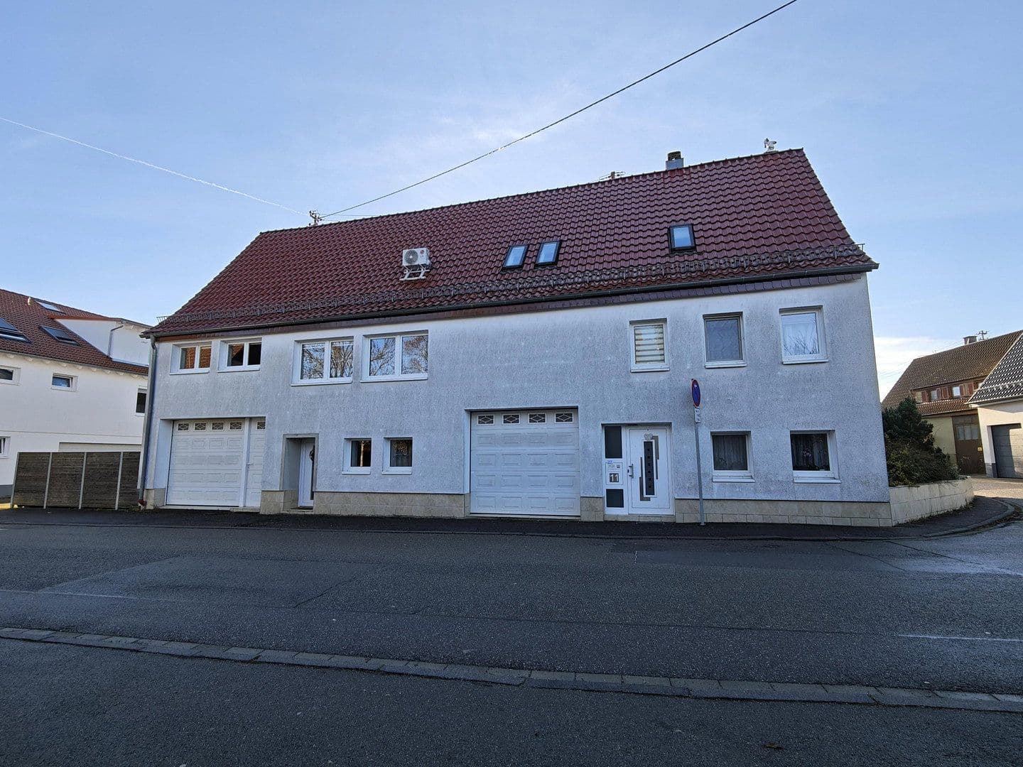 Prodej domu 404 m², pozemek 416 m², Tiefenbronn, Bádensko-Württembersko Prodej domu 404 m², pozemek 416 m², Tiefenbronn, Bádensko-Württembersko