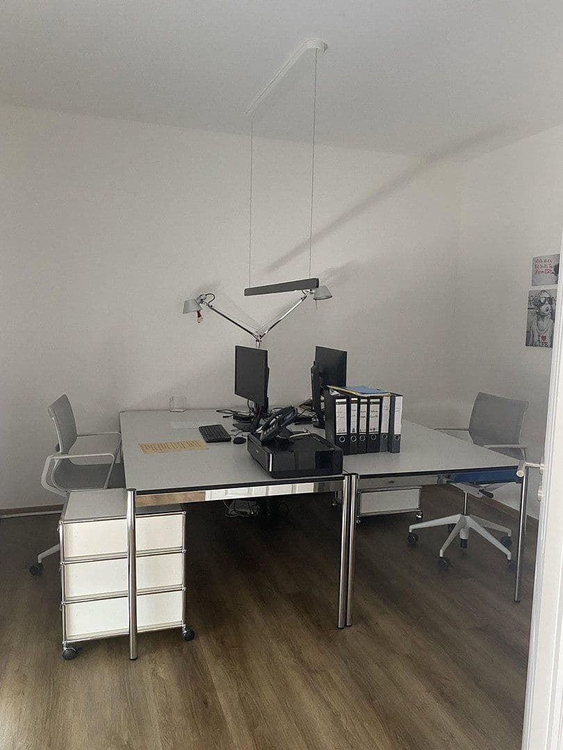 Pronájem bytu 4+1 100 m², Linnéstrasse 2, Pforzheim, Bádensko-Württembersko Pronájem bytu 4+1 100 m², Linnéstrasse 2, Pforzheim, Bádensko-Württembersko