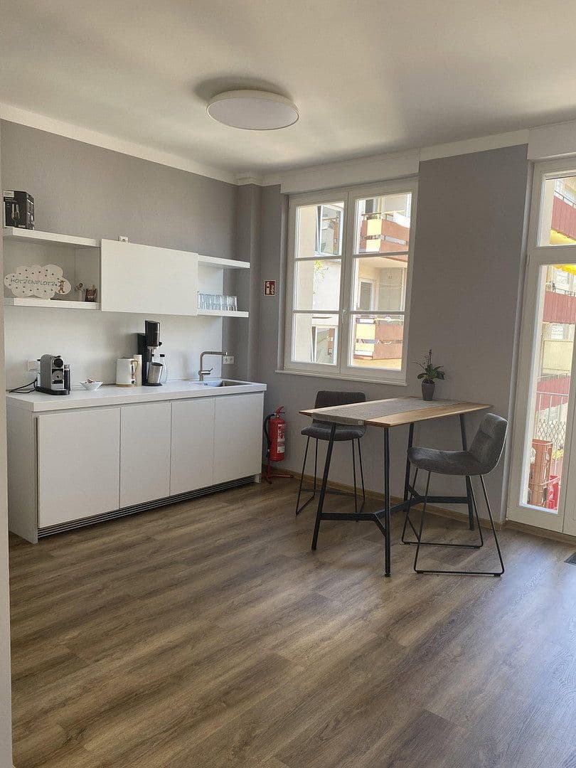 Pronájem bytu 4+1 100 m², Linnéstrasse 2, Pforzheim, Bádensko-Württembersko Pronájem bytu 4+1 100 m², Linnéstrasse 2, Pforzheim, Bádensko-Württembersko