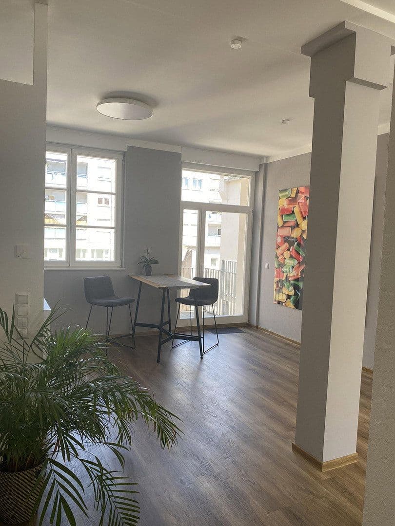 Pronájem bytu 4+1 100 m², Linnéstrasse 2, Pforzheim, Bádensko-Württembersko Pronájem bytu 4+1 100 m², Linnéstrasse 2, Pforzheim, Bádensko-Württembersko