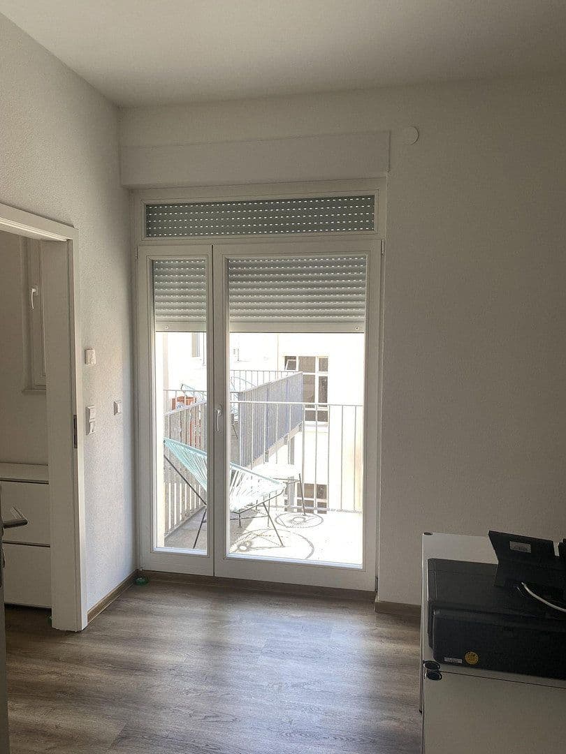 Pronájem bytu 4+1 100 m², Linnéstrasse 2, Pforzheim, Bádensko-Württembersko Pronájem bytu 4+1 100 m², Linnéstrasse 2, Pforzheim, Bádensko-Württembersko