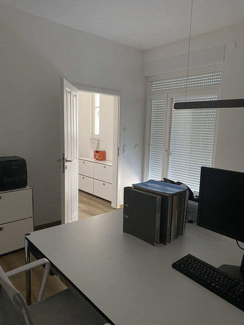 Pronájem bytu 4+1 100 m², Linnéstrasse 2, Pforzheim, Bádensko-Württembersko Pronájem bytu 4+1 100 m², Linnéstrasse 2, Pforzheim, Bádensko-Württembersko