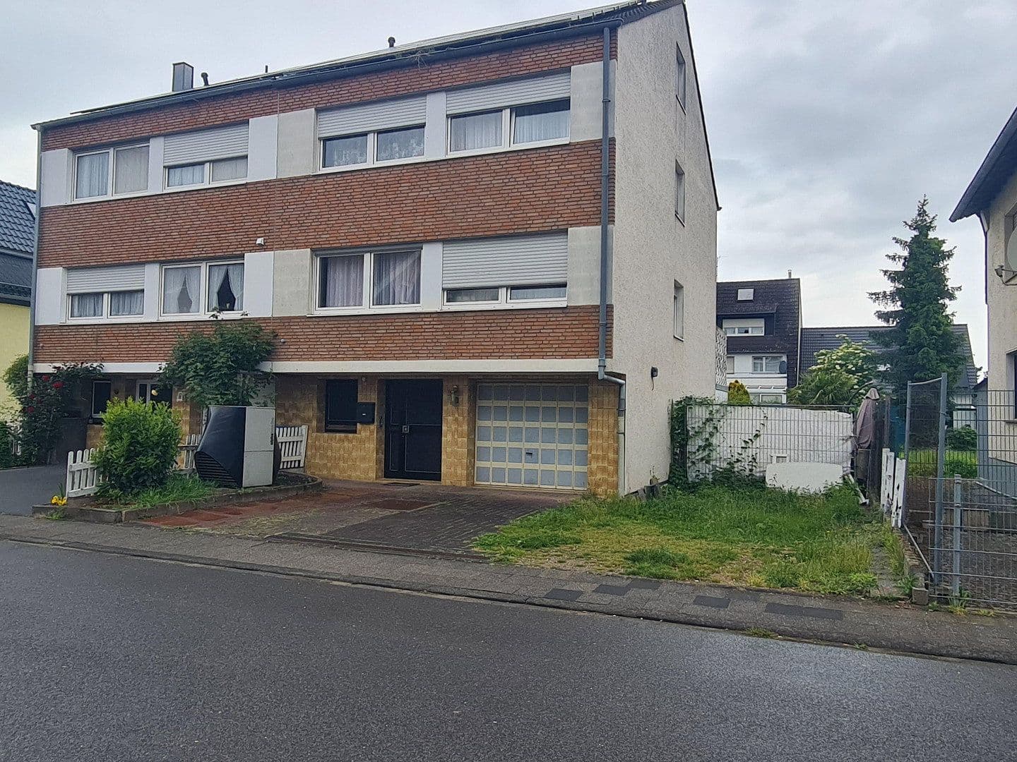 Prodej domu 145 m², pozemek 366 m², Weilerswist, Severní Porýní-Vestfálsko Prodej domu 145 m², pozemek 366 m², Weilerswist, Severní Porýní-Vestfálsko