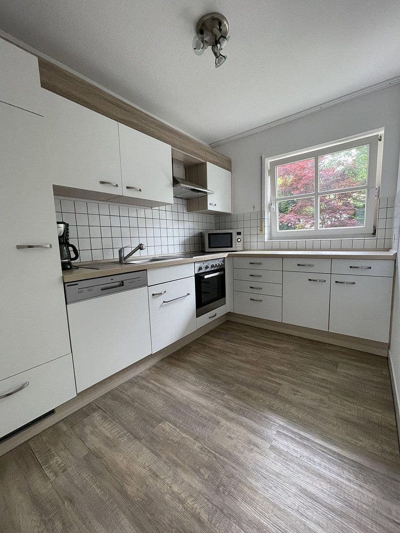 Pronájem domu 149 m², pozemek 56 m², Wiesbaden, Hessen Pronájem domu 149 m², pozemek 56 m², Wiesbaden, Hessen