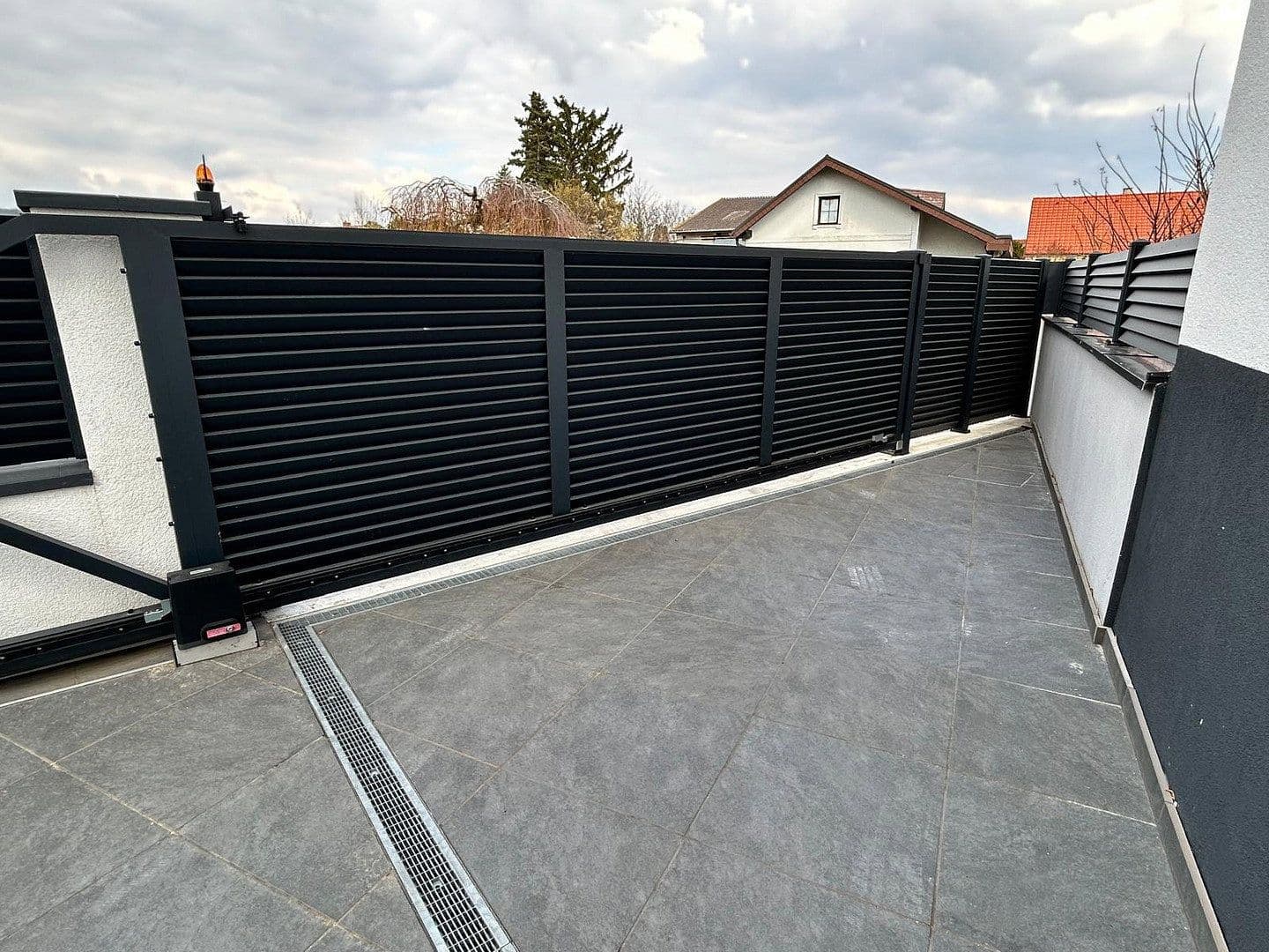 Pronájem domu 130 m², pozemek 589 m², Maria Lourd Weg 9, Enzersfel im Weinviertel, Dolní Rakousko Pronájem domu 130 m², pozemek 589 m², Maria Lourd Weg 9, Enzersfel im Weinviertel, Dolní Rakousko