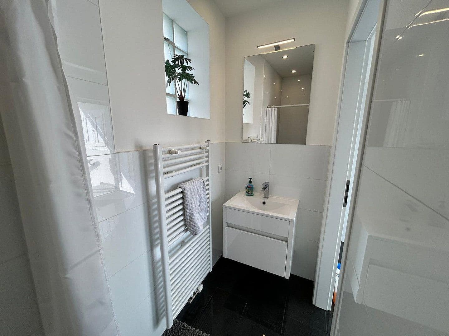 Pronájem domu 130 m², pozemek 589 m², Maria Lourd Weg 9, Enzersfel im Weinviertel, Dolní Rakousko Pronájem domu 130 m², pozemek 589 m², Maria Lourd Weg 9, Enzersfel im Weinviertel, Dolní Rakousko