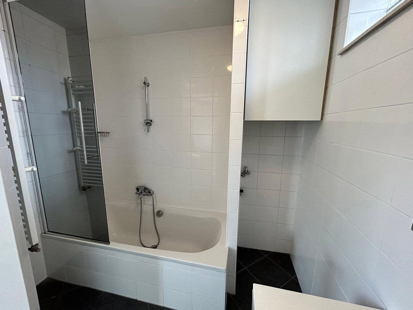 Pronájem domu 130 m², pozemek 589 m², Maria Lourd Weg 9, Enzersfel im Weinviertel, Dolní Rakousko Pronájem domu 130 m², pozemek 589 m², Maria Lourd Weg 9, Enzersfel im Weinviertel, Dolní Rakousko