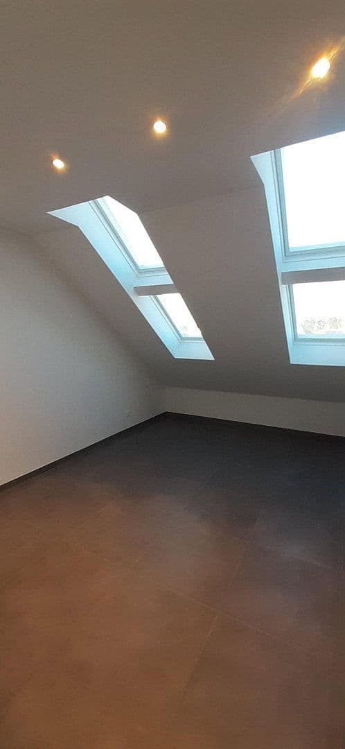 Pronájem bytu 5+1 156 m², Peter-Händel-Str. 10, Hemhofen, Bavorsko Pronájem bytu 5+1 156 m², Peter-Händel-Str. 10, Hemhofen, Bavorsko