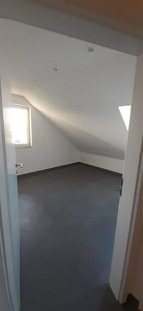 Pronájem bytu 5+1 156 m², Peter-Händel-Str. 10, Hemhofen, Bavorsko Pronájem bytu 5+1 156 m², Peter-Händel-Str. 10, Hemhofen, Bavorsko