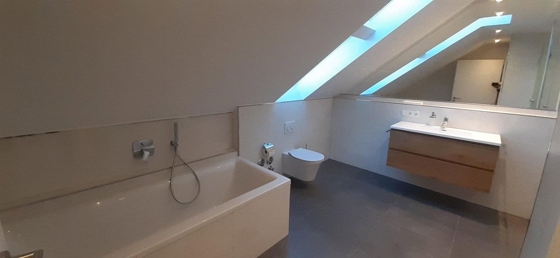 Pronájem bytu 5+1 156 m², Peter-Händel-Str. 10, Hemhofen, Bavorsko Pronájem bytu 5+1 156 m², Peter-Händel-Str. 10, Hemhofen, Bavorsko