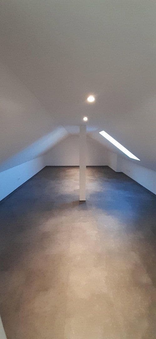 Pronájem bytu 5+1 156 m², Peter-Händel-Str. 10, Hemhofen, Bavorsko Pronájem bytu 5+1 156 m², Peter-Händel-Str. 10, Hemhofen, Bavorsko