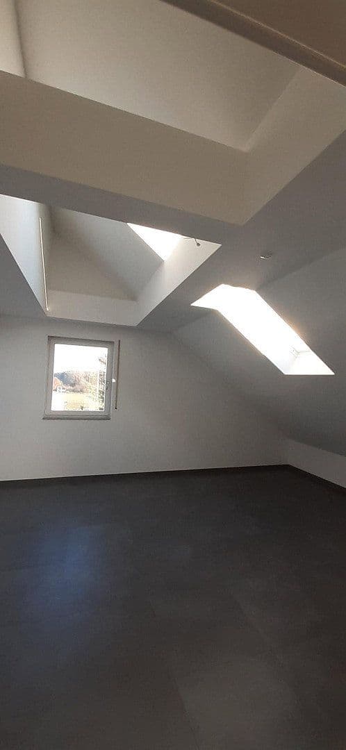 Pronájem bytu 5+1 156 m², Peter-Händel-Str. 10, Hemhofen, Bavorsko Pronájem bytu 5+1 156 m², Peter-Händel-Str. 10, Hemhofen, Bavorsko