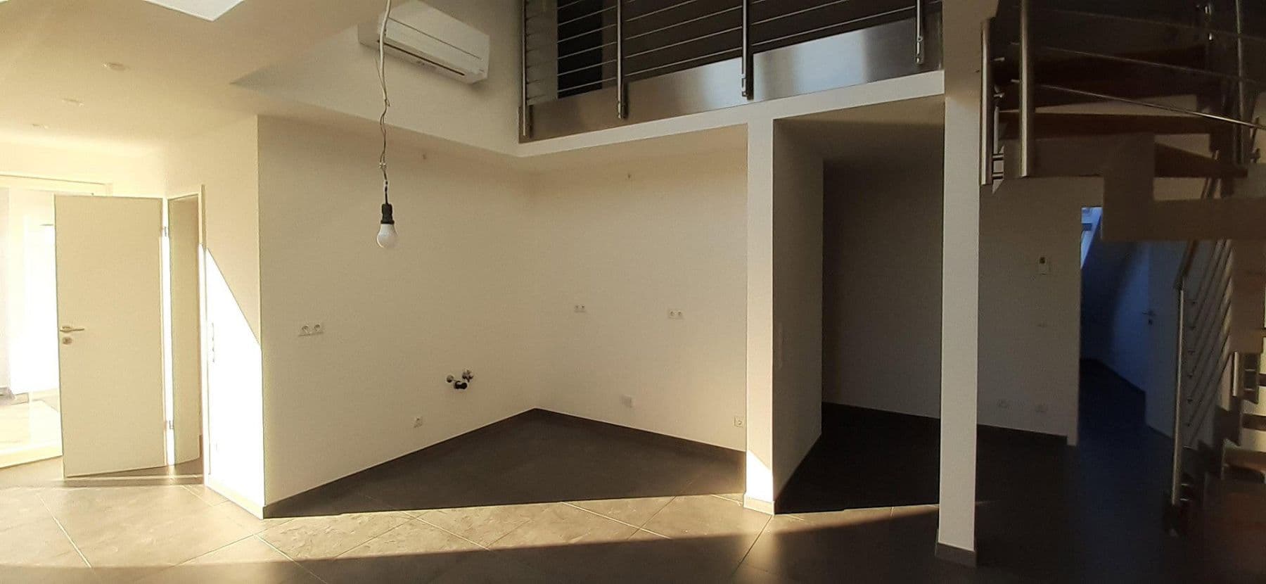 Pronájem bytu 5+1 156 m², Peter-Händel-Str. 10, Hemhofen, Bavorsko Pronájem bytu 5+1 156 m², Peter-Händel-Str. 10, Hemhofen, Bavorsko