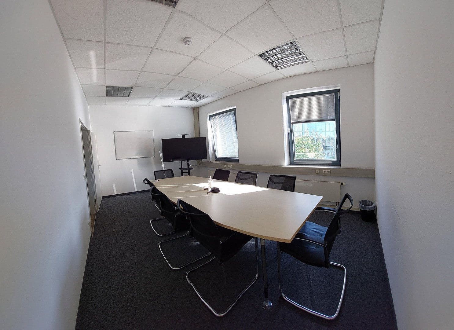 Pronájem kanceláře 320 m², Max-Planck-Straße 17, Unterschleißheim, Bavorsko Pronájem kanceláře 320 m², Max-Planck-Straße 17, Unterschleißheim, Bavorsko