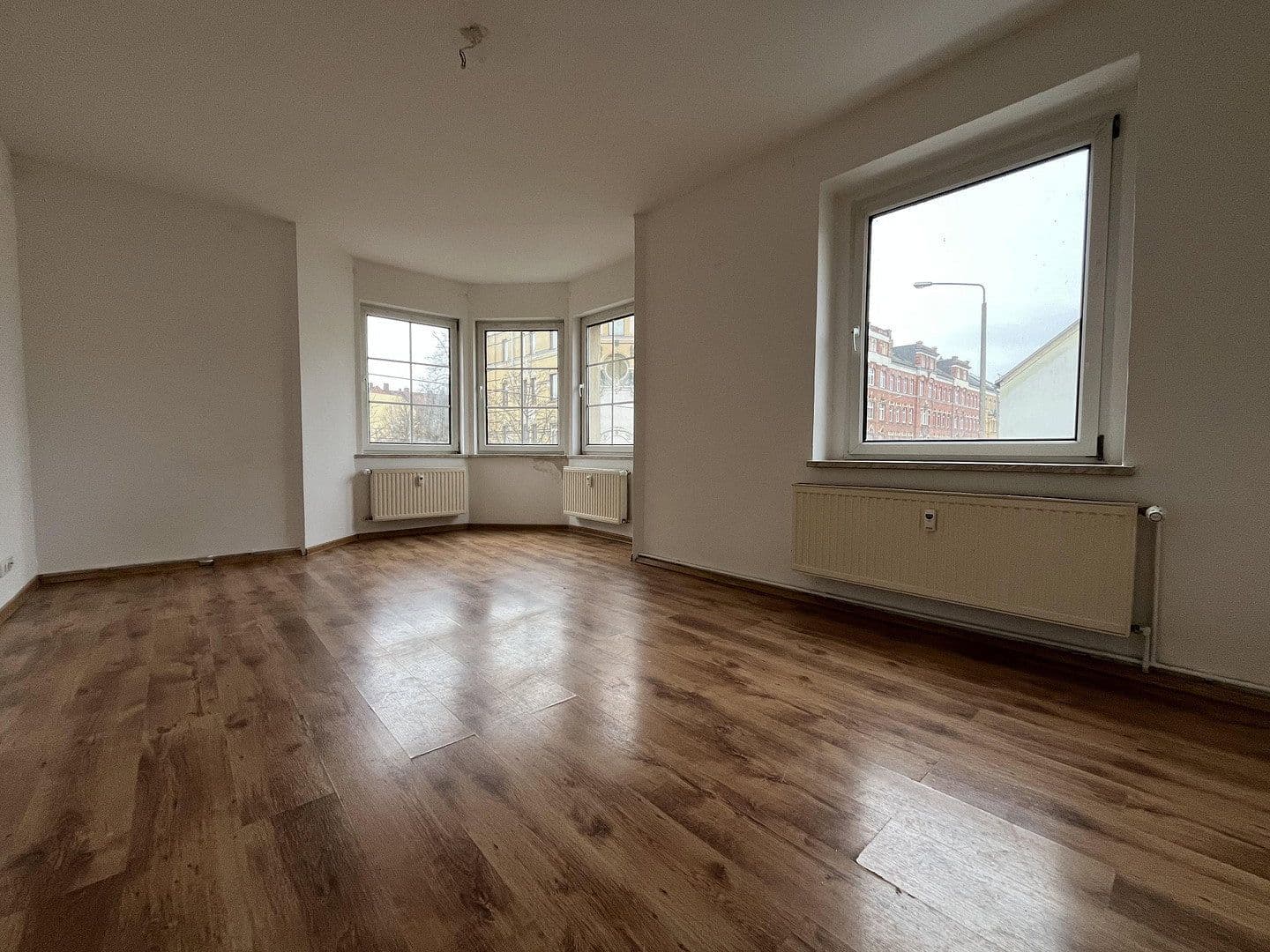 Pronájem bytu 3+1 76 m², Leipziger Straße 132, Cvikov, Sasko Pronájem bytu 3+1 76 m², Leipziger Straße 132, Cvikov, Sasko