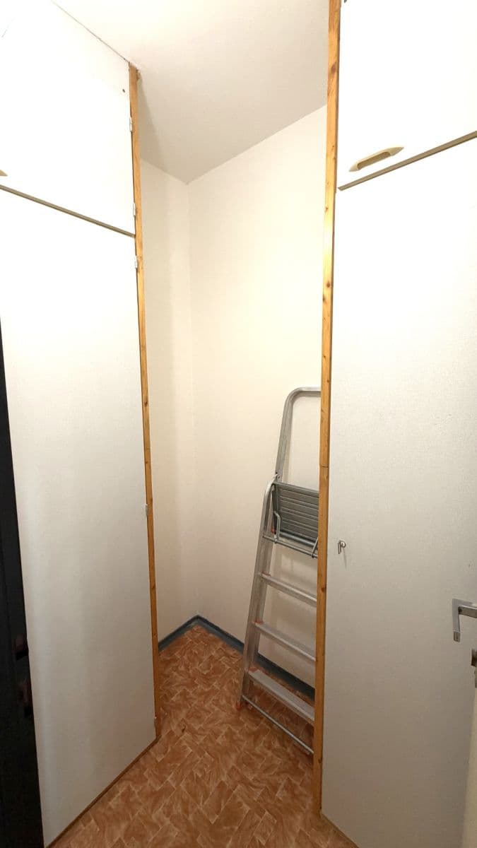 Pronájem bytu 1+kk 30 m², Nad Opatovem, Praha, Praha Pronájem bytu 1+kk 30 m², Nad Opatovem, Praha, Praha