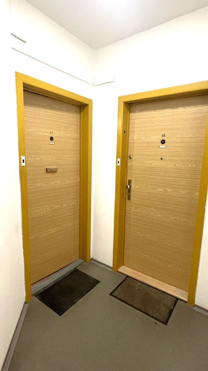Pronájem bytu 1+kk 30 m², Nad Opatovem, Praha, Praha Pronájem bytu 1+kk 30 m², Nad Opatovem, Praha, Praha