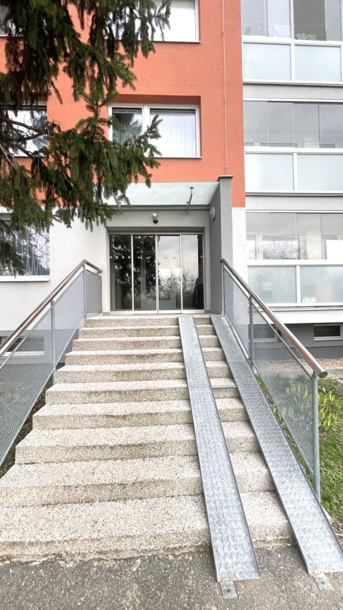 Pronájem bytu 1+kk 30 m², Nad Opatovem, Praha, Praha Pronájem bytu 1+kk 30 m², Nad Opatovem, Praha, Praha