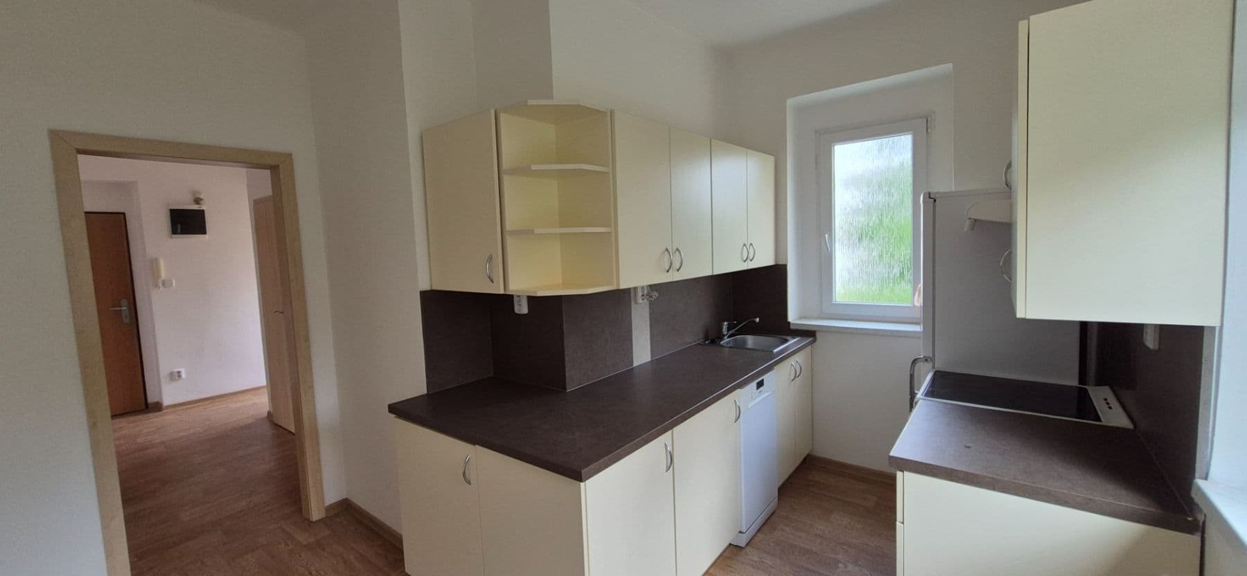 Pronájem bytu 2+1 55 m², Okružní, Praha, Praha Pronájem bytu 2+1 55 m², Okružní, Praha, Praha