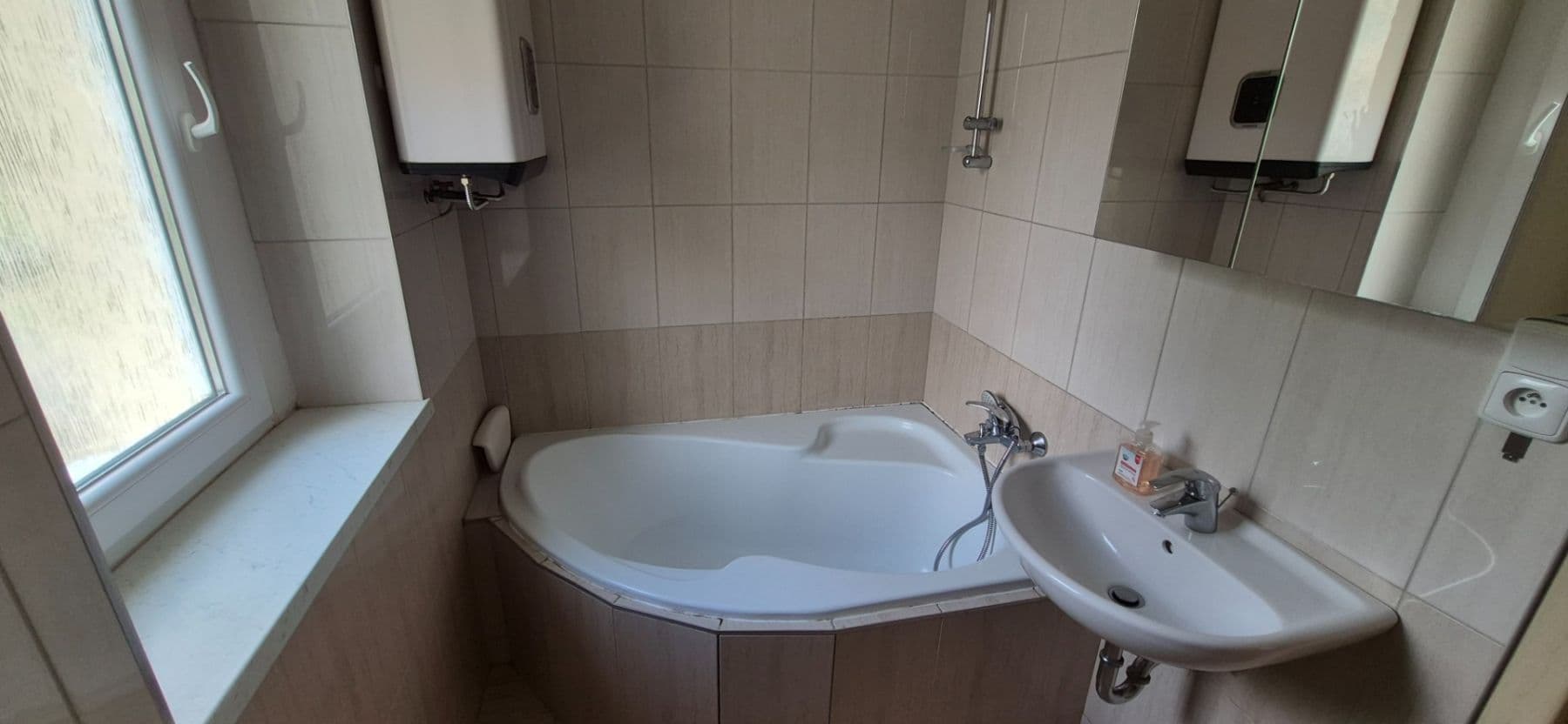 Pronájem bytu 2+1 55 m², Okružní, Praha, Praha Pronájem bytu 2+1 55 m², Okružní, Praha, Praha