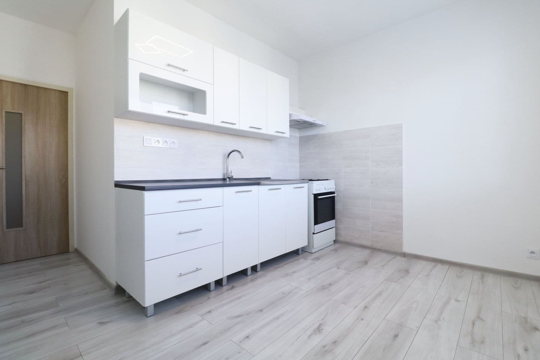 Pronájem bytu 2+1 58 m², Wednesbury, Kladno, Středočeský kraj Pronájem bytu 2+1 58 m², Wednesbury, Kladno, Středočeský kraj