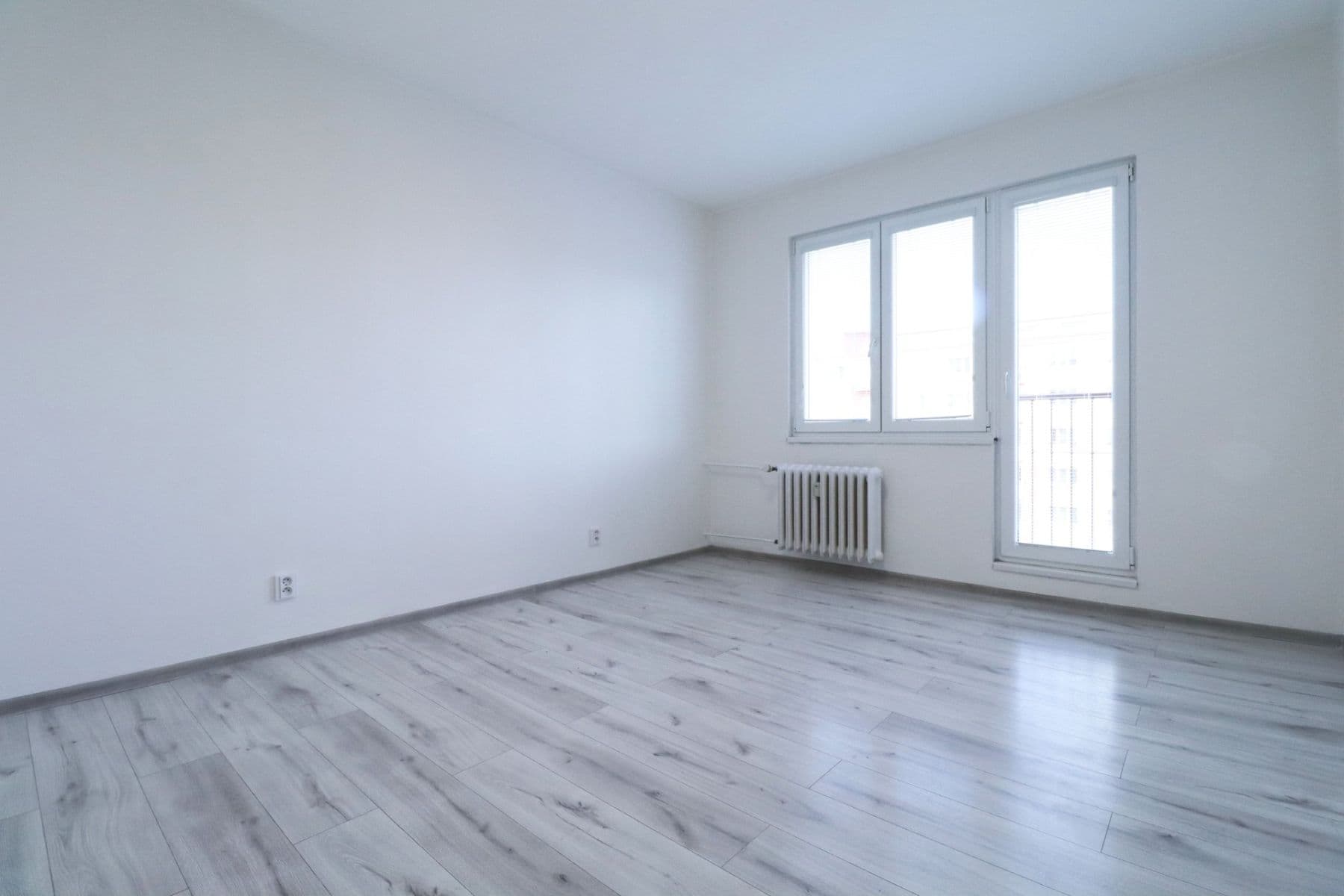Pronájem bytu 2+1 58 m², Wednesbury, Kladno, Středočeský kraj Pronájem bytu 2+1 58 m², Wednesbury, Kladno, Středočeský kraj