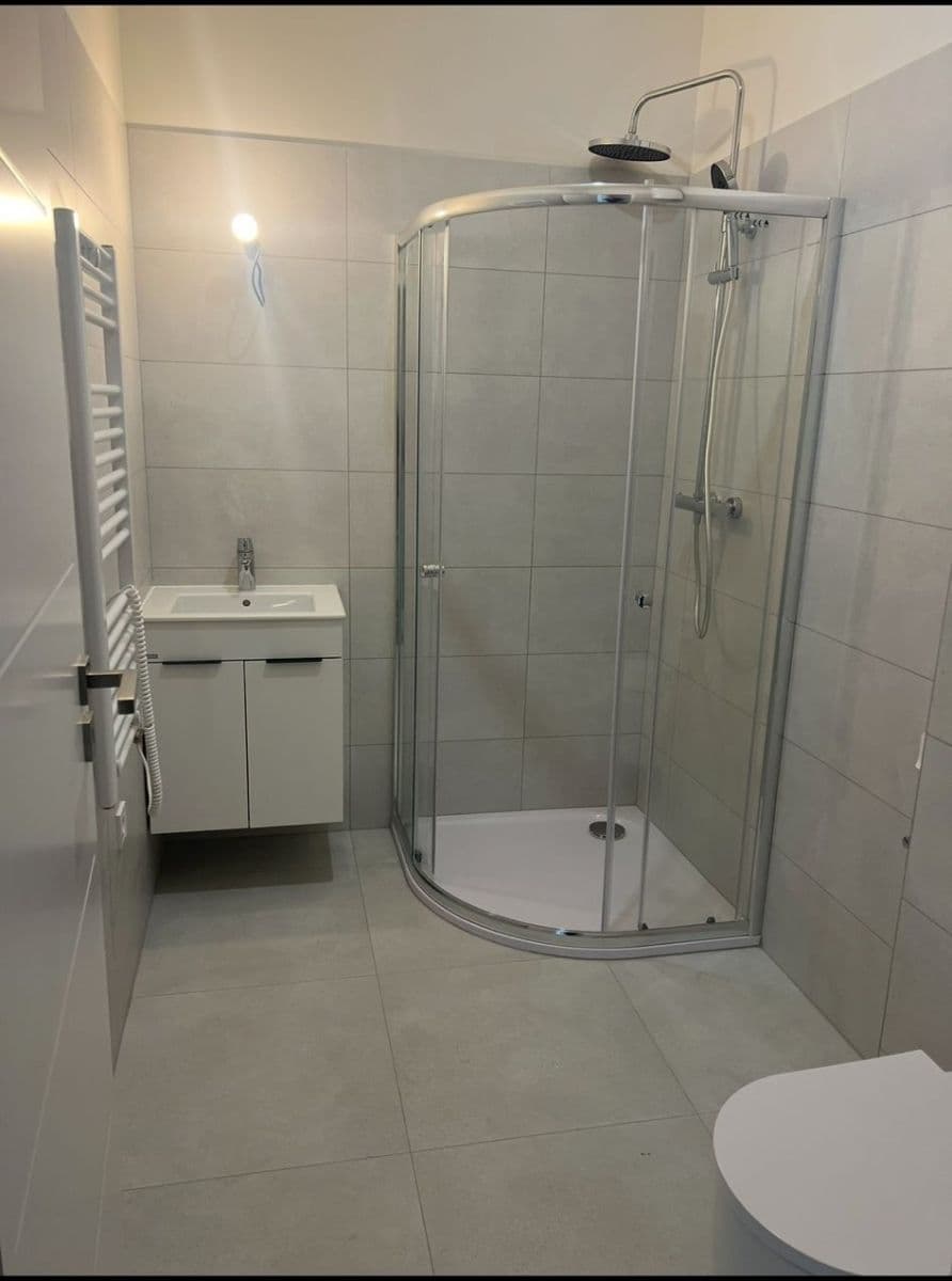 Pronájem bytu 1+kk 20 m², Kolmá, Praha, Praha Pronájem bytu 1+kk 20 m², Kolmá, Praha, Praha