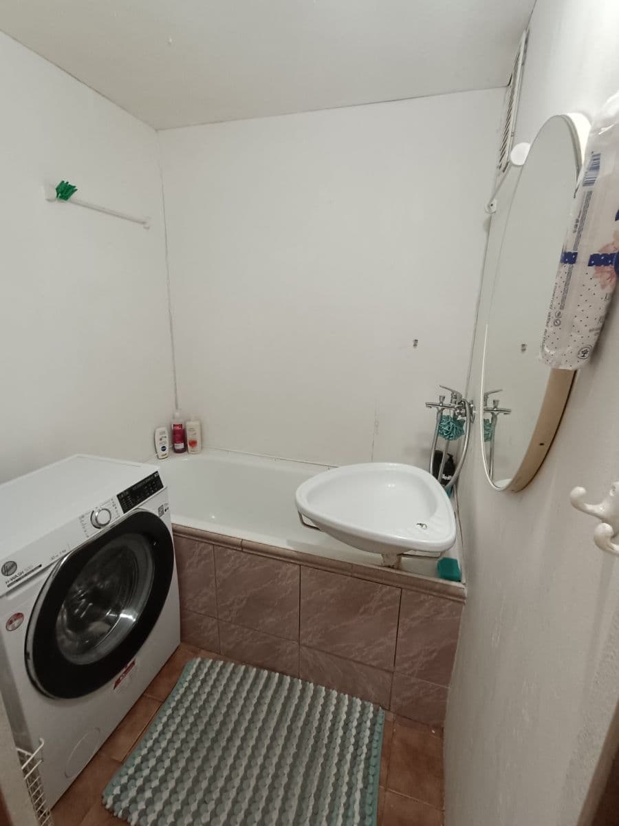 Prodej bytu 2+1 60 m², Vyšné fabriky, Liptovský Hrádok, Žilinský kraj Prodej bytu 2+1 60 m², Vyšné fabriky, Liptovský Hrádok, Žilinský kraj
