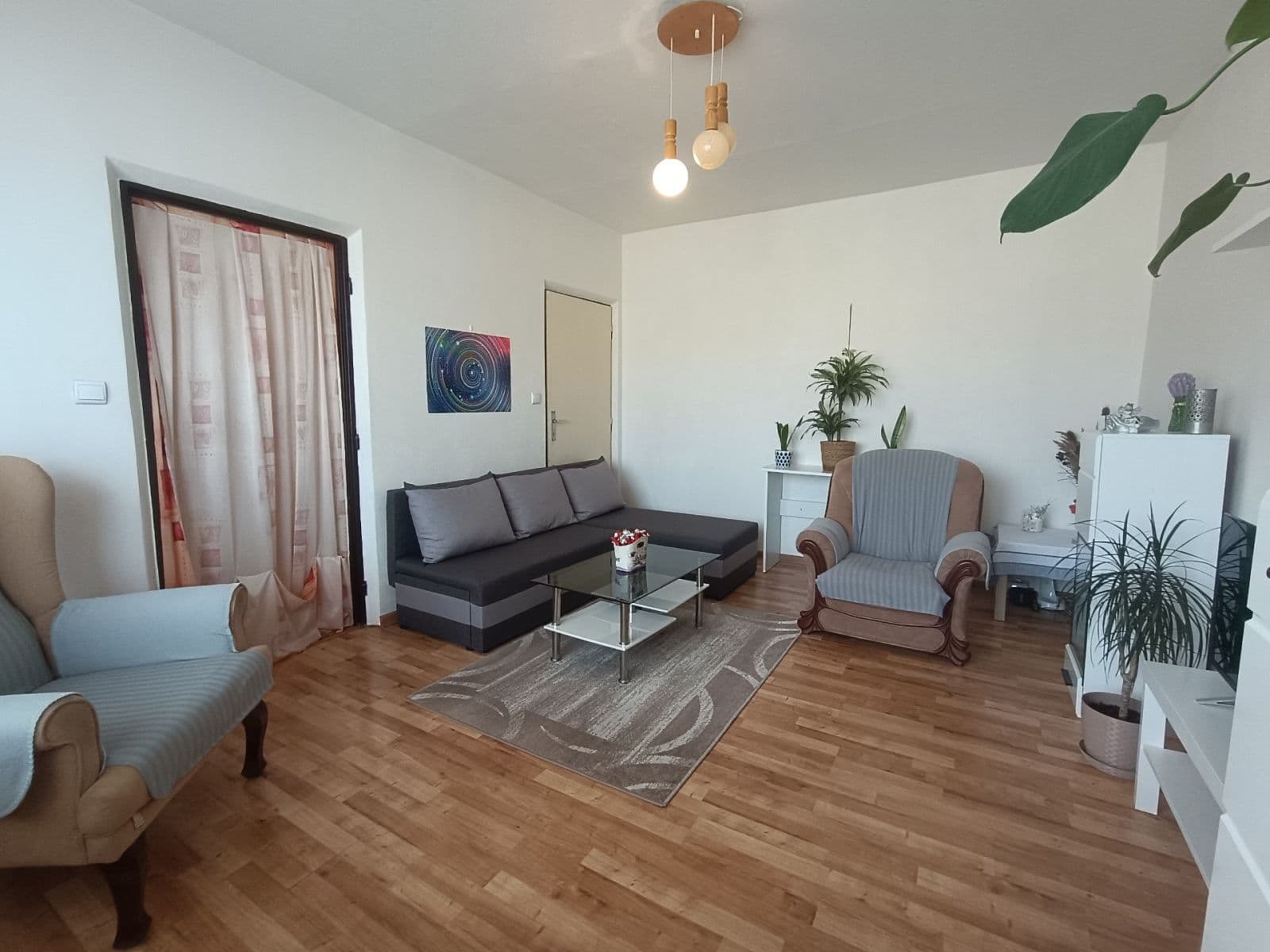 Prodej bytu 2+1 60 m², Vyšné fabriky, Liptovský Hrádok, Žilinský kraj Prodej bytu 2+1 60 m², Vyšné fabriky, Liptovský Hrádok, Žilinský kraj