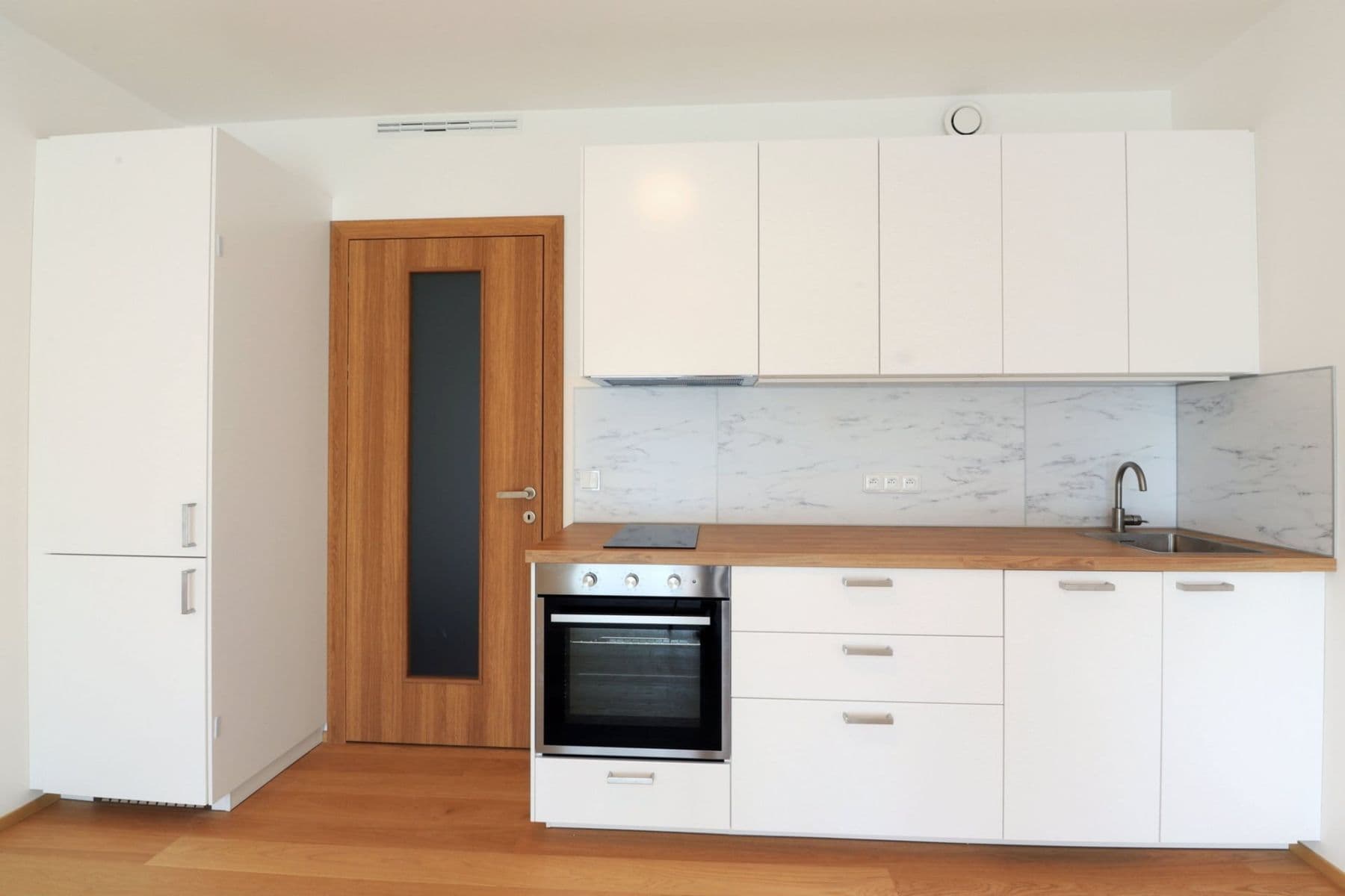 Pronájem bytu 1+kk 32 m², Hodonínská, Praha, Praha Pronájem bytu 1+kk 32 m², Hodonínská, Praha, Praha