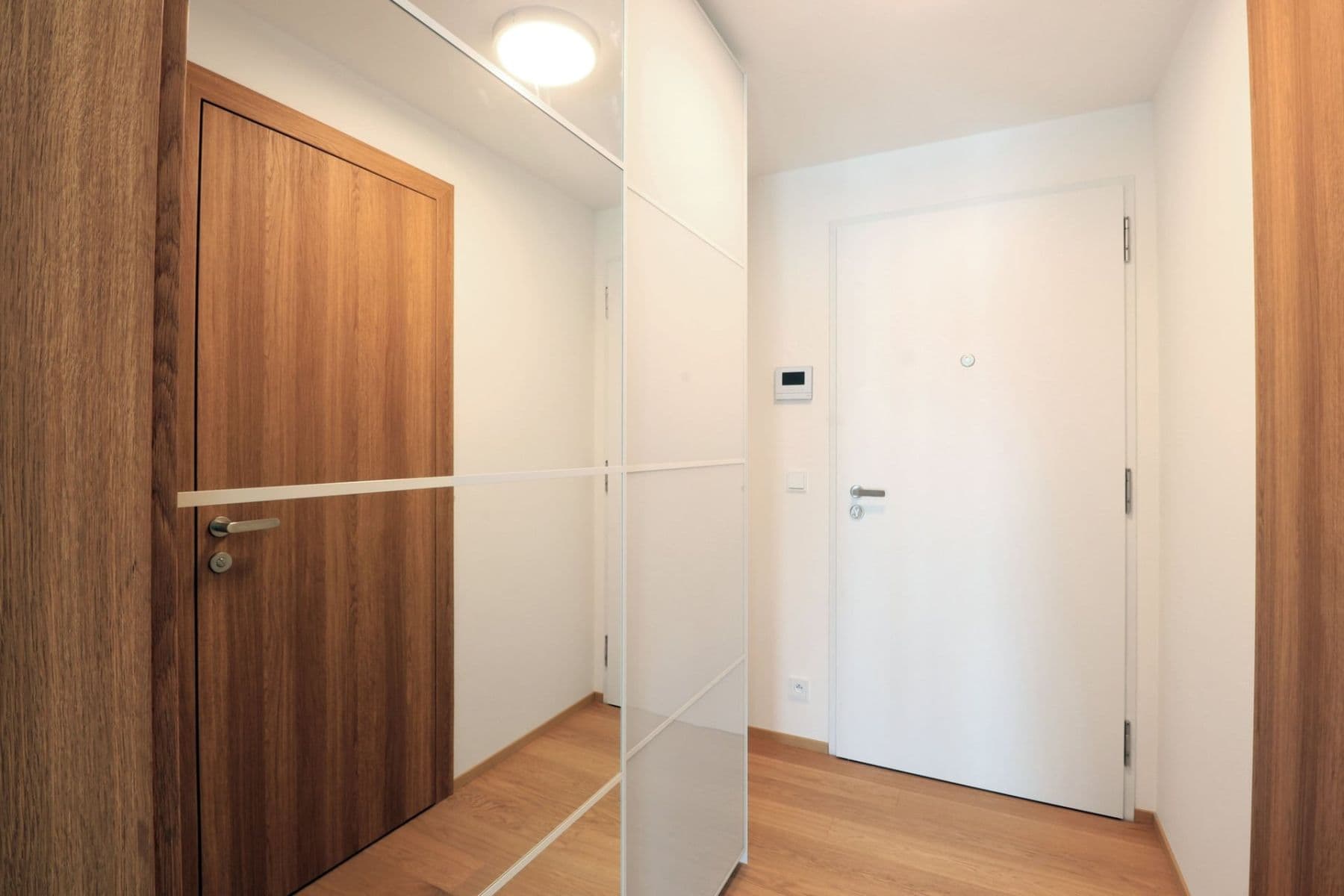Pronájem bytu 1+kk 32 m², Hodonínská, Praha, Praha Pronájem bytu 1+kk 32 m², Hodonínská, Praha, Praha