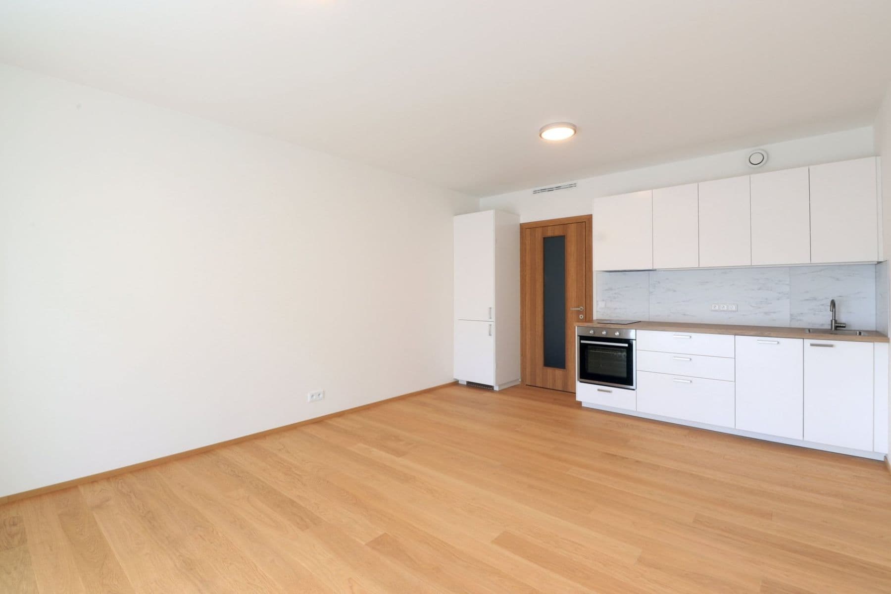 Pronájem bytu 1+kk 32 m², Hodonínská, Praha, Praha Pronájem bytu 1+kk 32 m², Hodonínská, Praha, Praha