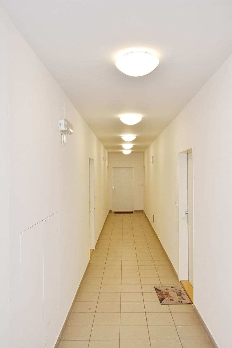 Pronájem bytu 2+kk 58 m², Zlonická, Praha, Praha Pronájem bytu 2+kk 58 m², Zlonická, Praha, Praha