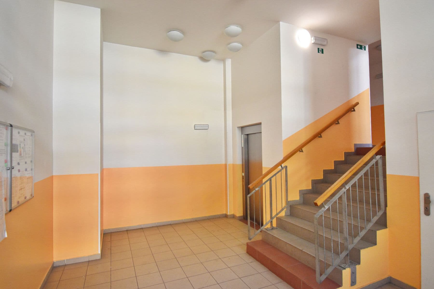 Pronájem bytu 2+kk 58 m², Zlonická, Praha, Praha Pronájem bytu 2+kk 58 m², Zlonická, Praha, Praha