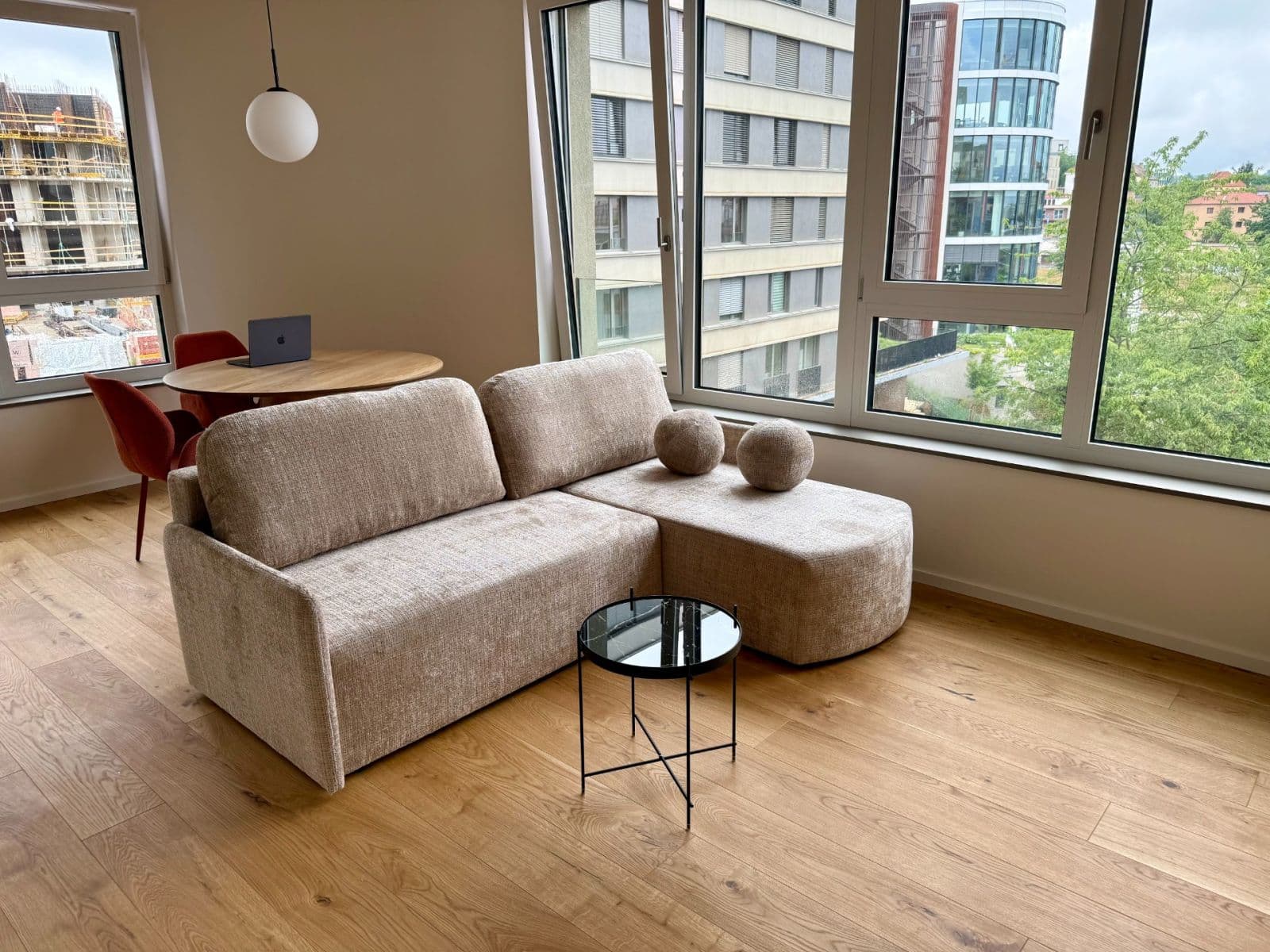 Pronájem bytu 1+kk 40 m², U Komína, Praha, Praha Pronájem bytu 1+kk 40 m², U Komína, Praha, Praha