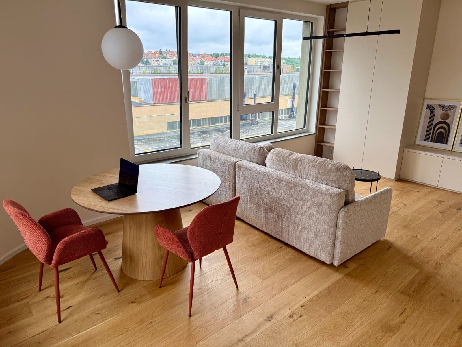 Pronájem bytu 1+kk 40 m², U Komína, Praha, Praha Pronájem bytu 1+kk 40 m², U Komína, Praha, Praha