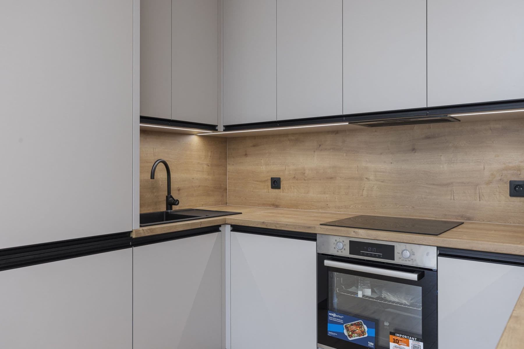 Pronájem bytu 2+kk 56 m², Nebřenická, Praha, Praha Pronájem bytu 2+kk 56 m², Nebřenická, Praha, Praha