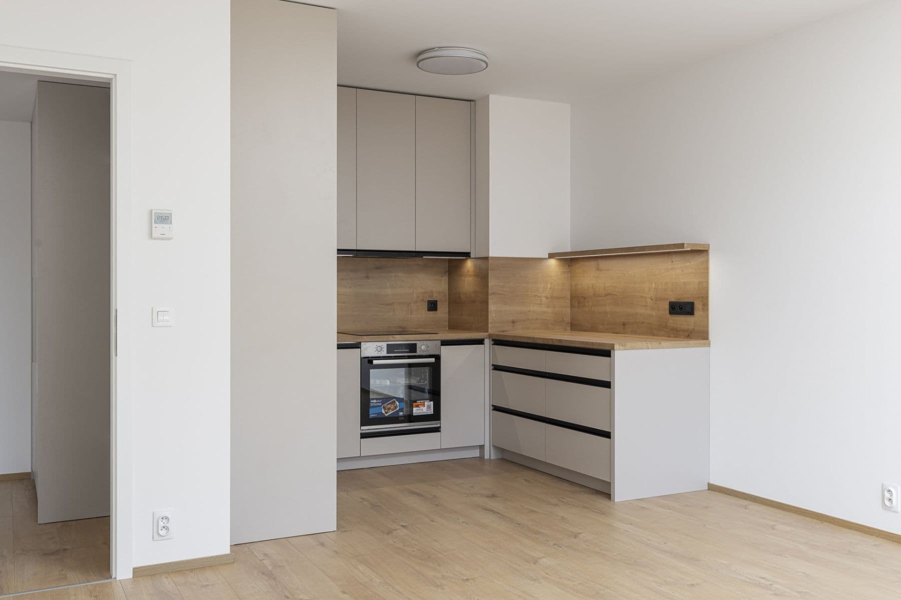 Pronájem bytu 2+kk 56 m², Nebřenická, Praha, Praha Pronájem bytu 2+kk 56 m², Nebřenická, Praha, Praha