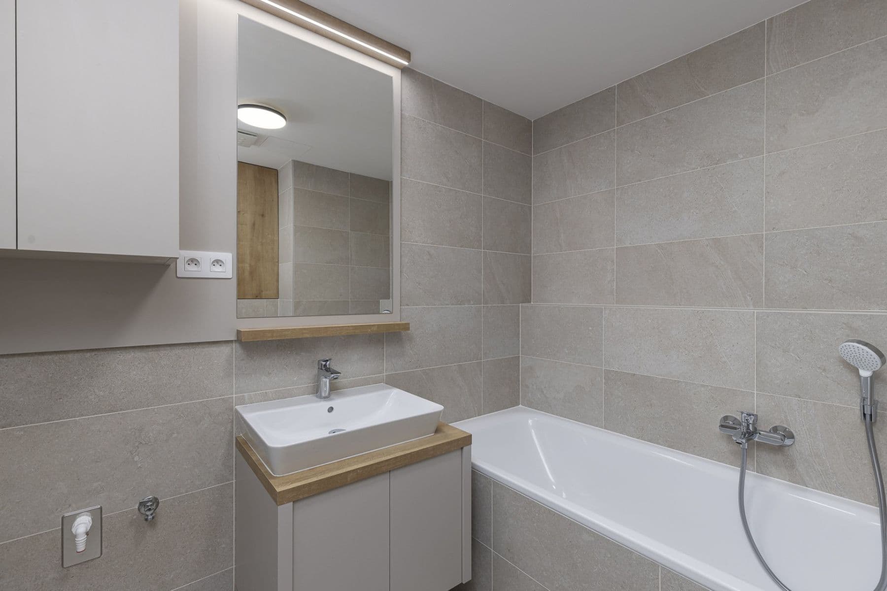 Pronájem bytu 2+kk 56 m², Nebřenická, Praha, Praha Pronájem bytu 2+kk 56 m², Nebřenická, Praha, Praha