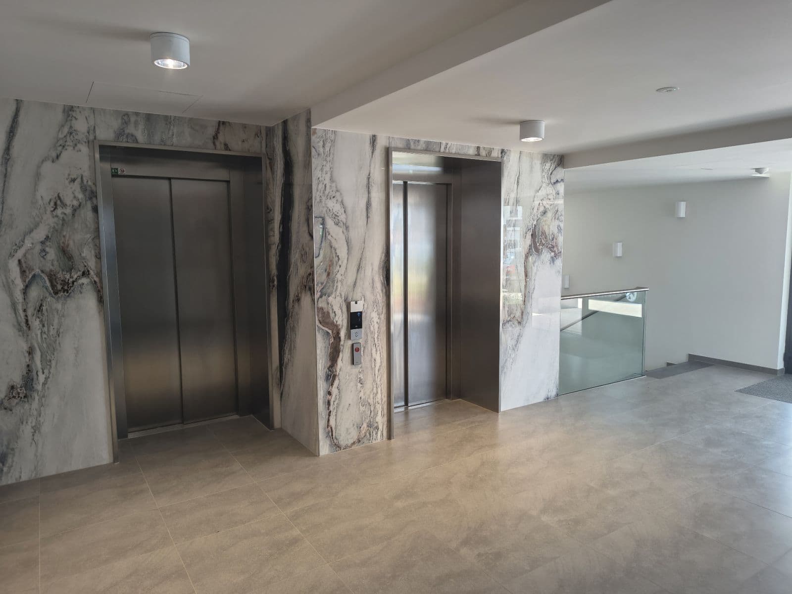 Pronájem bytu 1+kk 36 m², Pod Harfou, Praha, Praha Pronájem bytu 1+kk 36 m², Pod Harfou, Praha, Praha