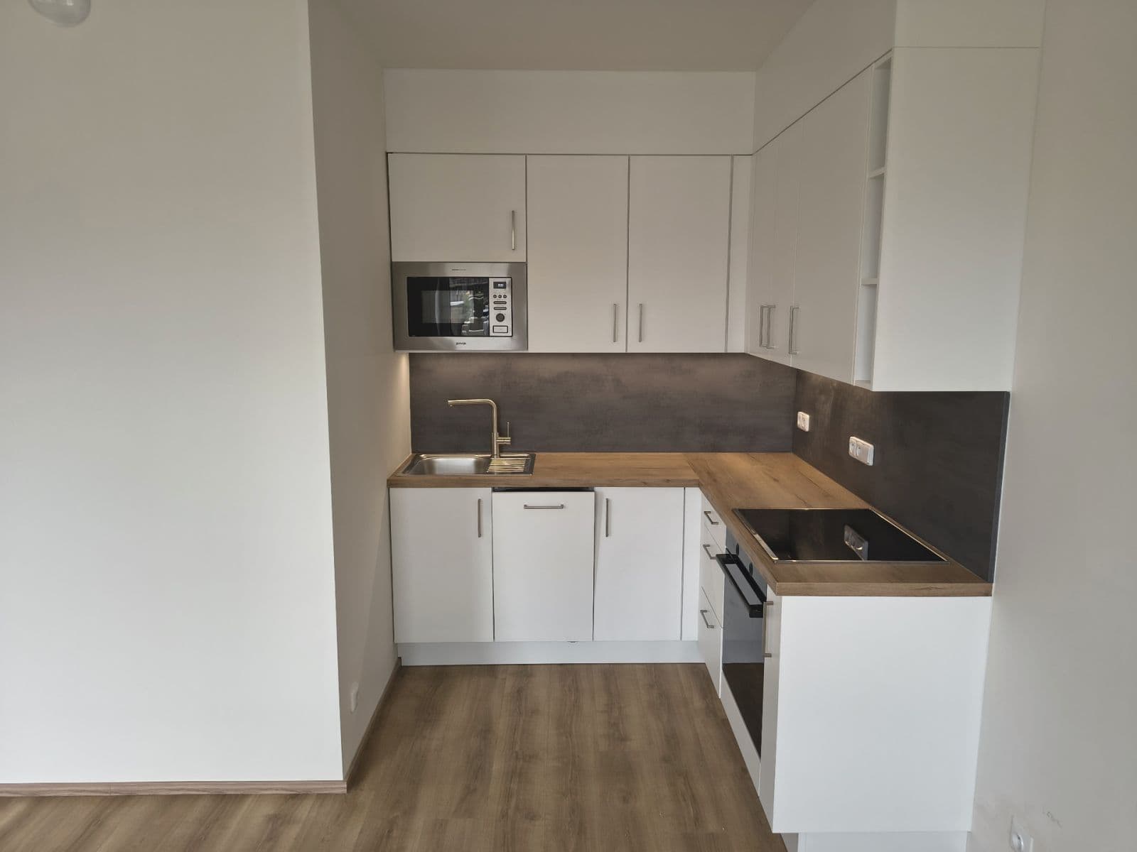Pronájem bytu 1+kk 36 m², Pod Harfou, Praha, Praha Pronájem bytu 1+kk 36 m², Pod Harfou, Praha, Praha