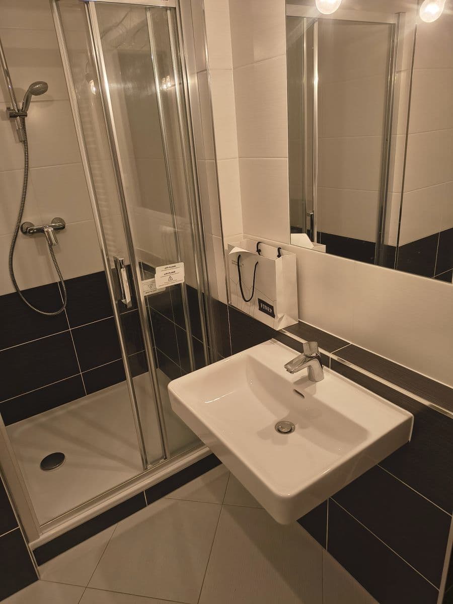 Pronájem bytu 1+kk 36 m², Pod Harfou, Praha, Praha Pronájem bytu 1+kk 36 m², Pod Harfou, Praha, Praha