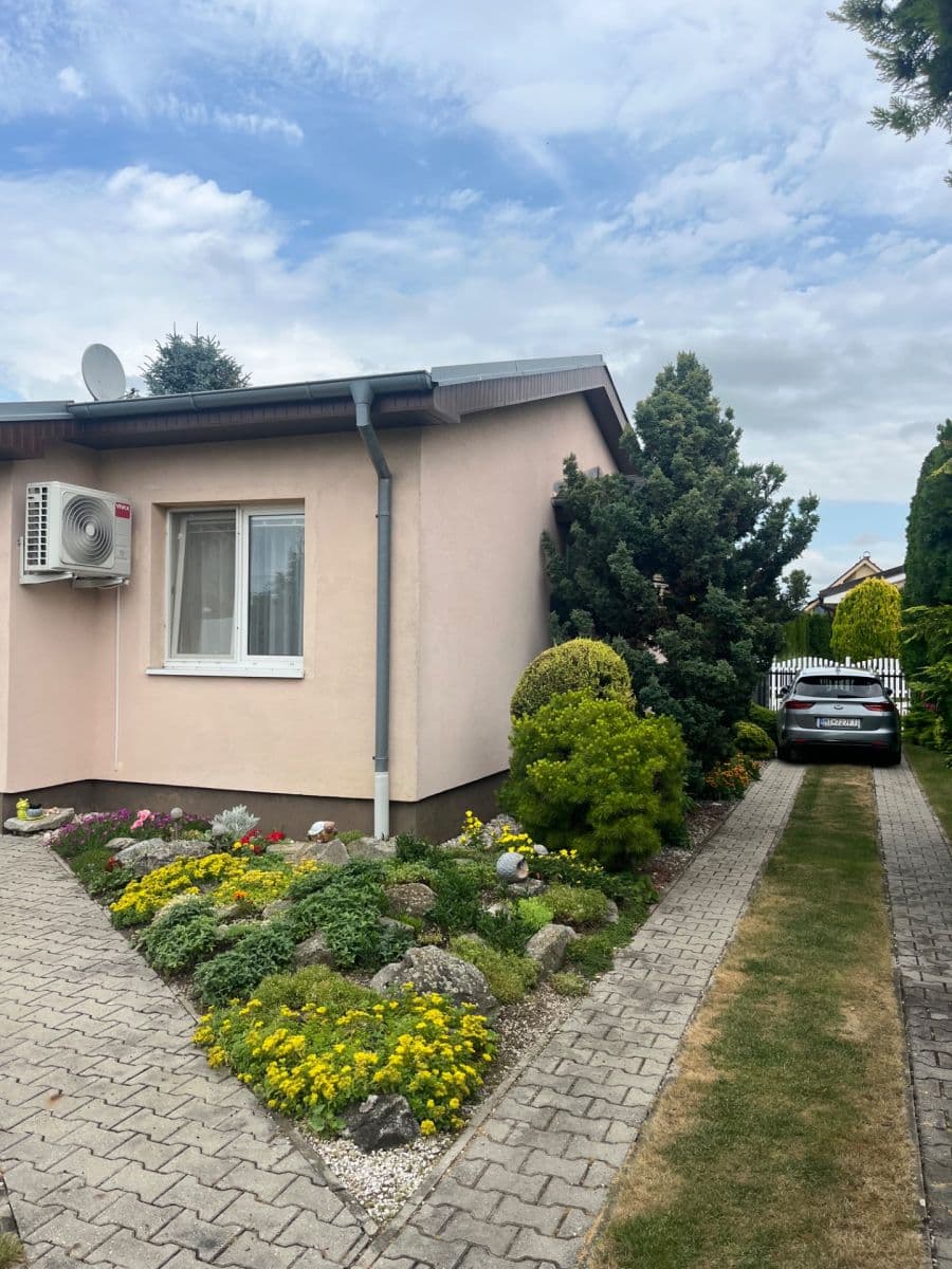 Prodej domu 103 m², pozemek 700 m², Tureň, Bratislavský kraj Prodej domu 103 m², pozemek 700 m², Tureň, Bratislavský kraj
