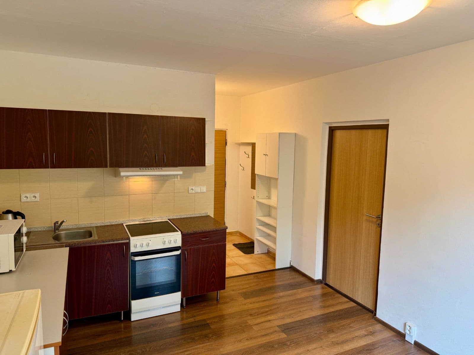 Pronájem bytu 1+1 38 m², Závodu míru, Karlovy Vary, Karlovarský kraj Pronájem bytu 1+1 38 m², Závodu míru, Karlovy Vary, Karlovarský kraj