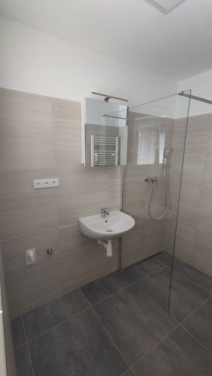 Pronájem bytu 2+1 53 m², Bezručova, Otrokovice, Zlínský kraj Pronájem bytu 2+1 53 m², Bezručova, Otrokovice, Zlínský kraj