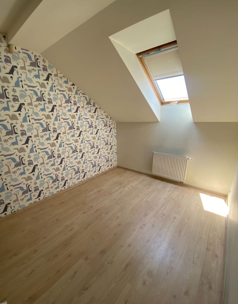 Pronájem bytu 4+kk 102 m², Národních mučedníků, Hradec Králové, Královéhradecký kraj Pronájem bytu 4+kk 102 m², Národních mučedníků, Hradec Králové, Královéhradecký kraj